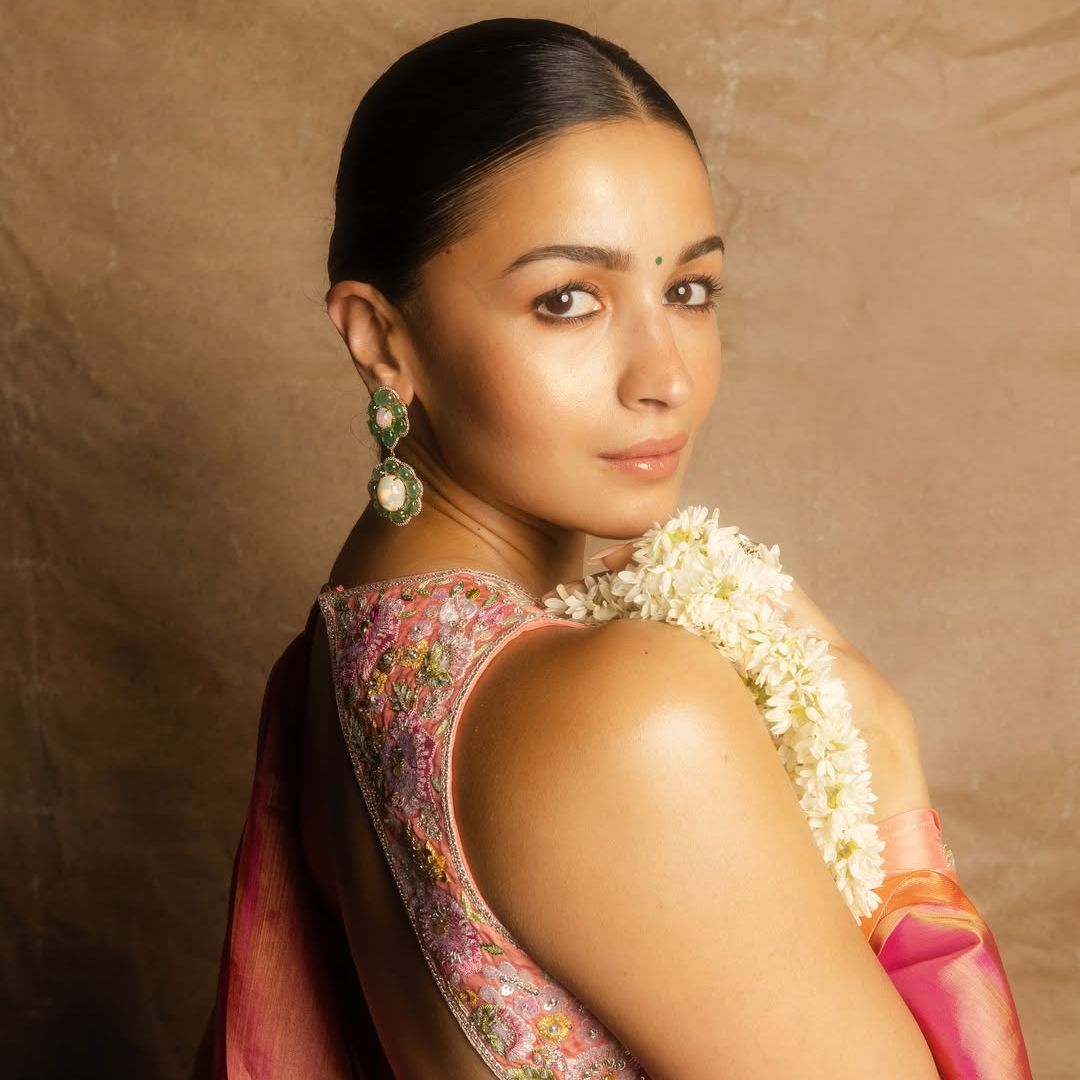 Alia Bhatt's Paithani sari by Abu Jani Sandeep Khosla was handwoven in 75 days