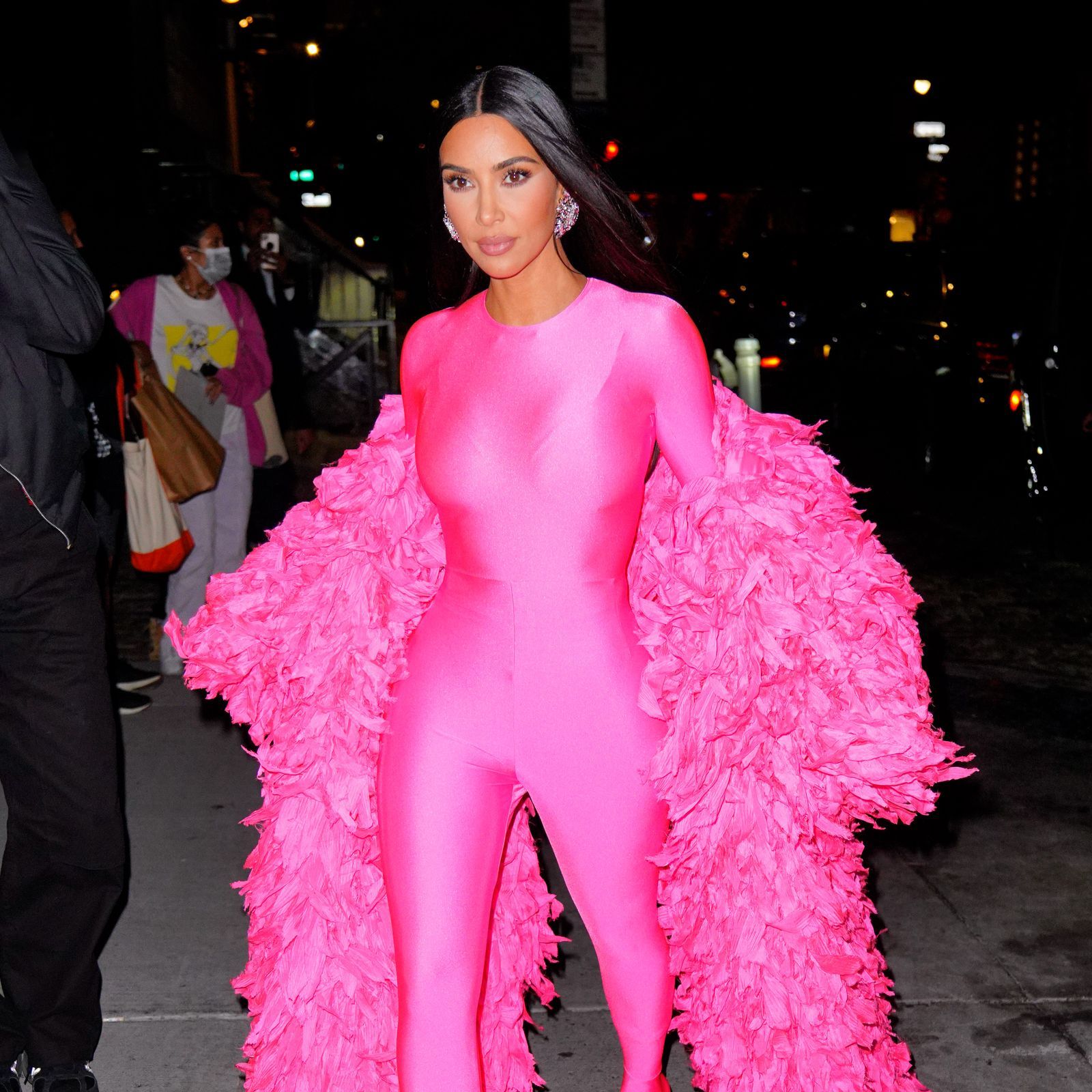 15 Halloween costumes inspired by 2021 pop culture