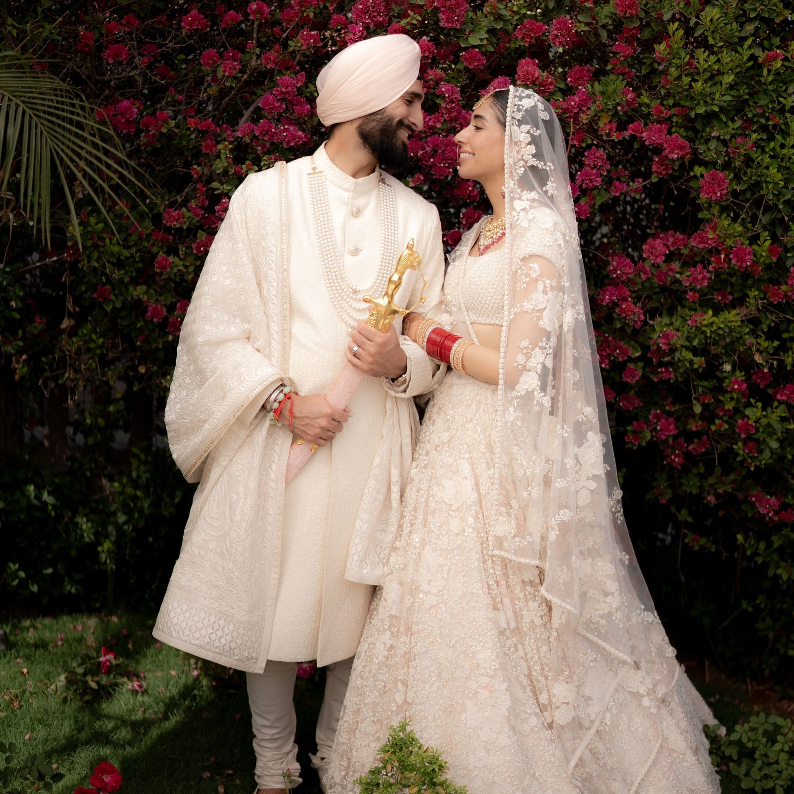This California bride repurposed her mother’s sangeet outfit for her Jaipur wedding