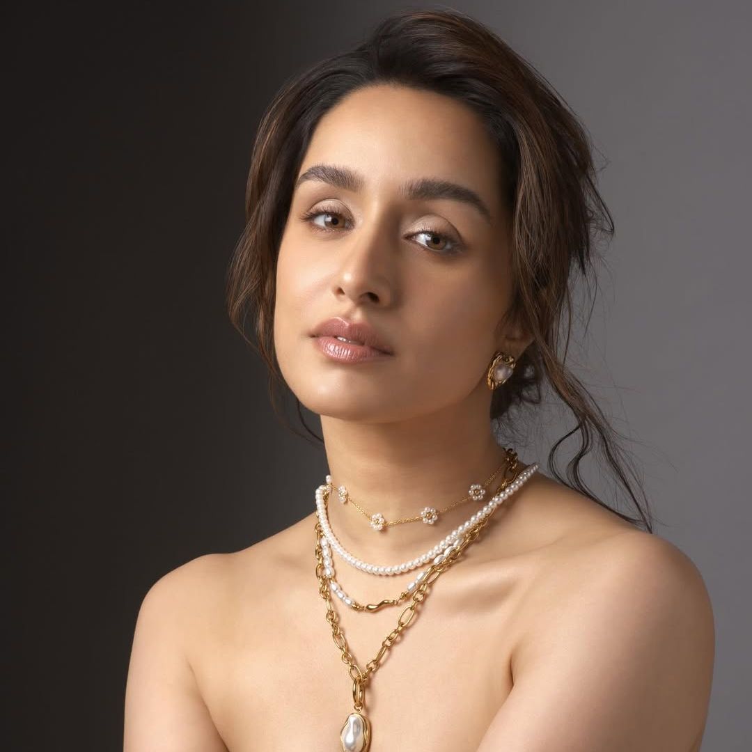 Shraddha Kapoor and Sharvari championed soft no-makeup makeup in this week's best beauty looks