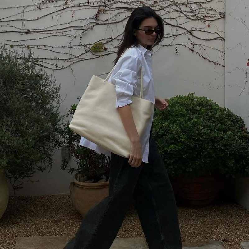 Kendall Jenner is all about the model off-duty look in straight leg jeans